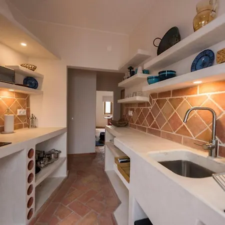 Unique 2-bed 2-bath In Historic Center Apartman Lagos